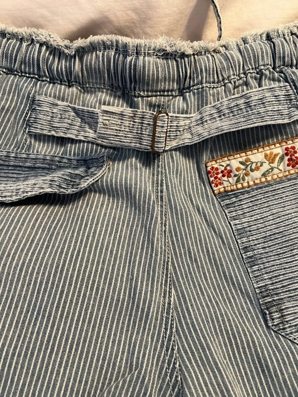 POL Boho Embroidered Wide Leg Pinstriped Jeans M  Floral Festival - Picture 13 of 13